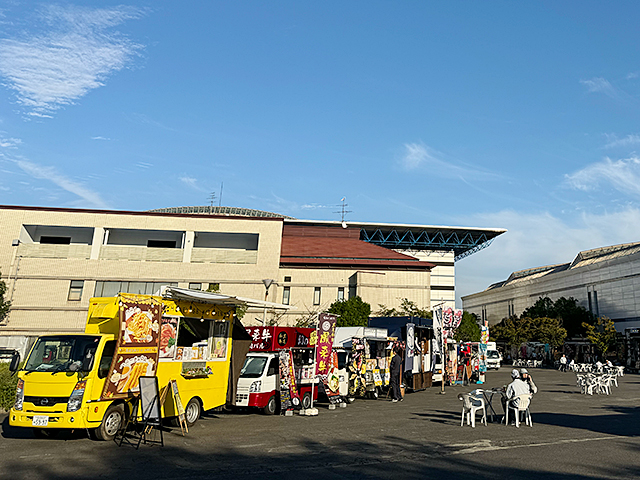 キッチンカーも楽しみのひとつ